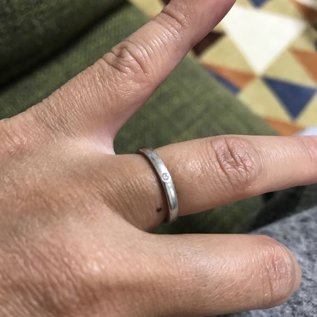 【4℃ BRIDAL(ヨンドシーブライダル)の口コミ】 もとからシンプルなデザインがよく、いろんな店舗で探してみて、指輪の細…