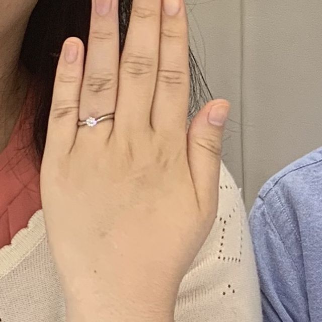 【4℃ BRIDAL(ヨンドシーブライダル)の口コミ】 リングは、イヤーモデルで、今年しかなかったこと、デザインが気に入り決…
