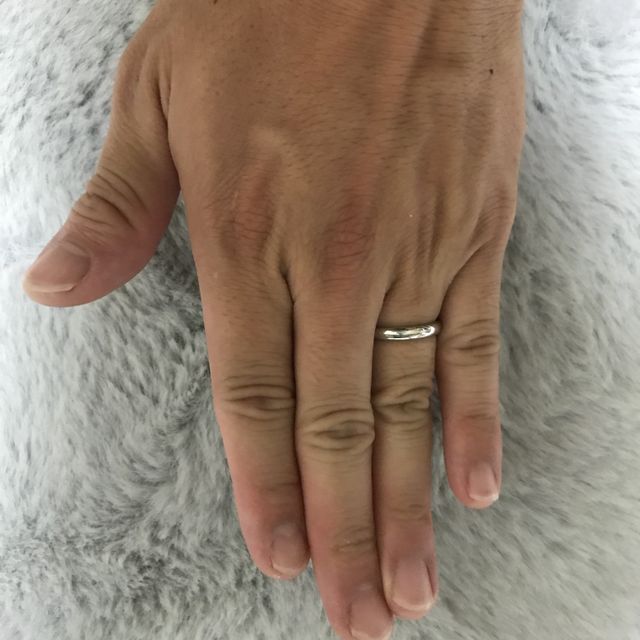 【ラザール ダイヤモンド(LAZARE DIAMOND)の口コミ】 つけ心地の良さが決め手でした。これまでアクセサリーとしての指輪をつけ…