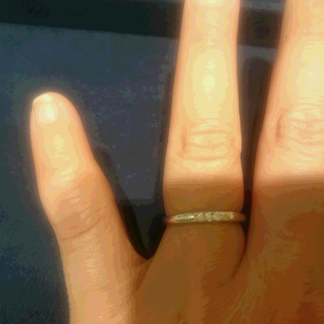 【銀座ダイヤモンドシライシの口コミ】 ウエーブとストレートの指輪で迷っていたので両方試着させてもらいました…