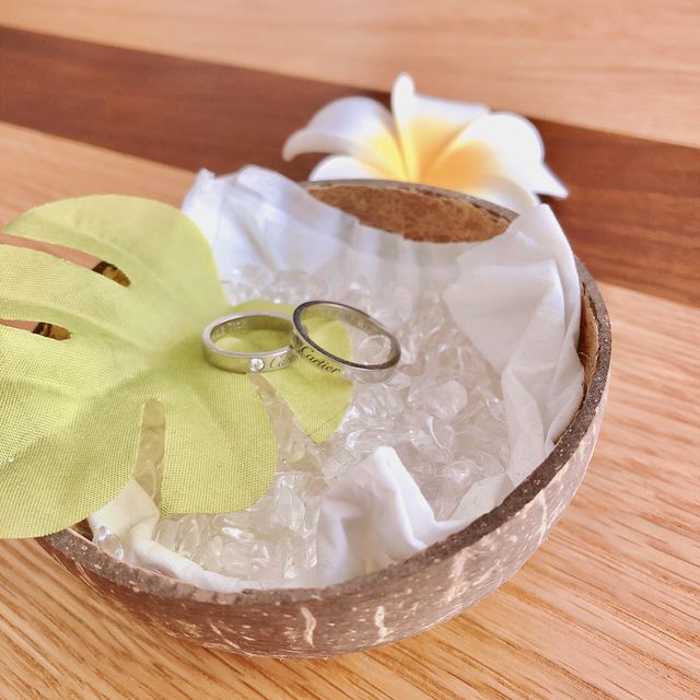 【カルティエ(Cartier)の口コミ】 シルバーでリングの枠は少し太め、尚且つシンプルなものを探していました…