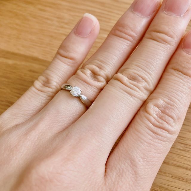 【ティファニー(Tiffany & Co.)の口コミ】 ダイヤは大っきすぎないタイプが良かったのでなるべくシンプルなものにし…