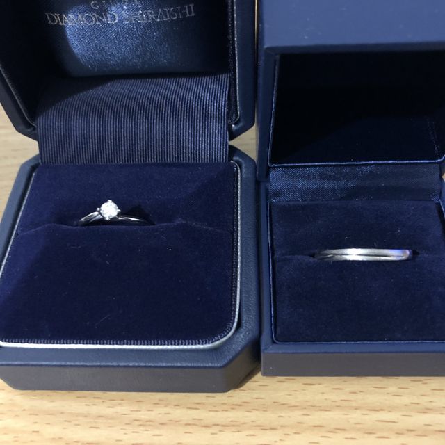 【銀座ダイヤモンドシライシの口コミ】 婚約指輪の方の決めては、ダイヤモンドを支える部分が４点でダイヤモンド…