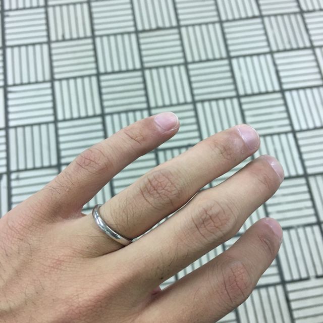 【アイプリモ(I-PRIMO)の口コミ】 シンプルな結婚指輪が絶対条件でしたが、シンプルななかでもきれいなカー…