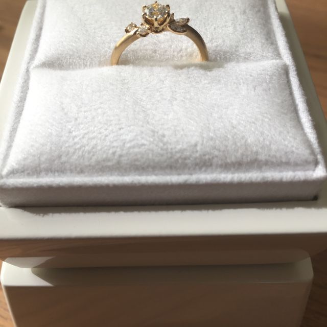 【LUCIE(ルシエ)の口コミ】 何といってもデザインが可愛く、上品です。今も何年たっても色褪せないデ…