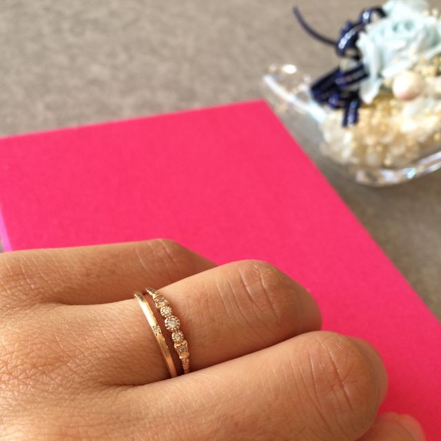 【agete(アガット)の口コミ】 小粒なダイヤモンドが５つついていてそれだけで光り輝いていたのでビビッ…