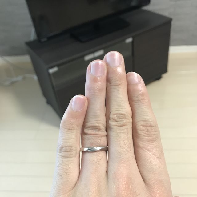 【アイプリモ(I-PRIMO)の口コミ】 指輪のデザインが気に入って購入をしました。マッドな箇所があり普段のも…