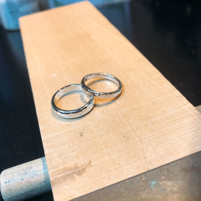 【Smith(工房スミス)の口コミ】 結婚指輪の購入を考え出した時に色々ネットで調べていた時に「手作り」と…