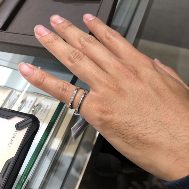 【アイプリモ(I-PRIMO)の口コミ】 指輪のデザインはめちゃめちゃ気に入りました。私がダイヤ入りで全くお揃…