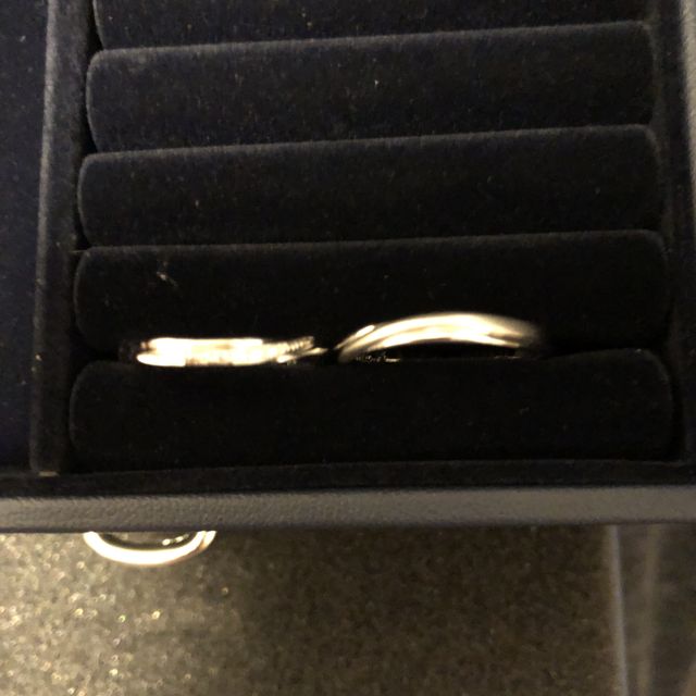 【銀座ダイヤモンドシライシの口コミ】 色々と指輪を試着させて頂きました。その中でもピンときた指輪にきたのが…