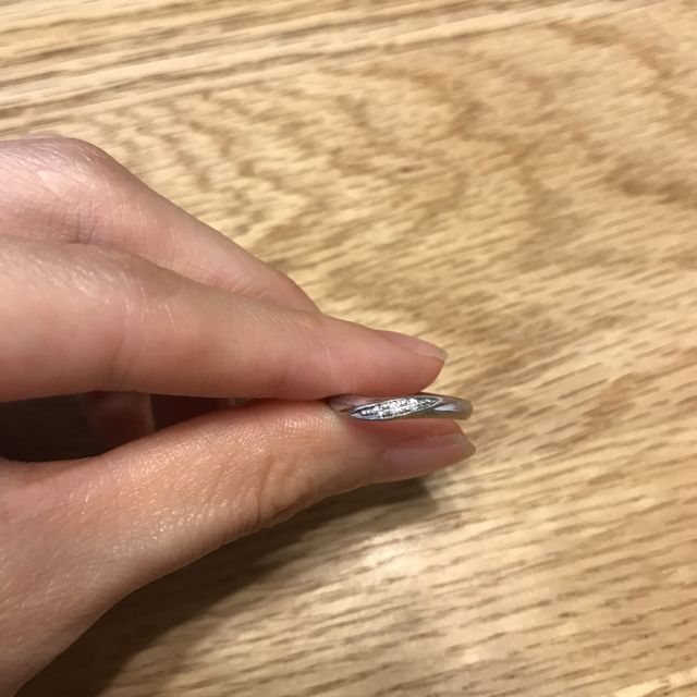 【アイプリモ(I-PRIMO)の口コミ】 自分の指につけた時に似合っていたものを選びました！
真っ直ぐではなく、…