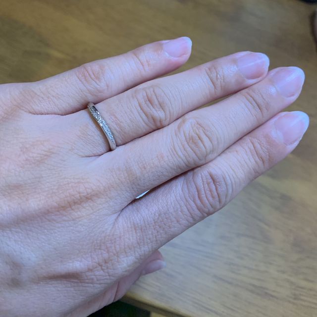 【銀座ダイヤモンドシライシの口コミ】 デザイン、太さ、ダイヤの輝きが理想でした♡
他店も色々回りましたが華奢…