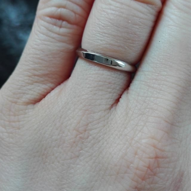 【MAYFAIR(メイフェア)の口コミ】 ダイヤモンドはついていませんが、少しウェーブの入ったデザインで、少し…