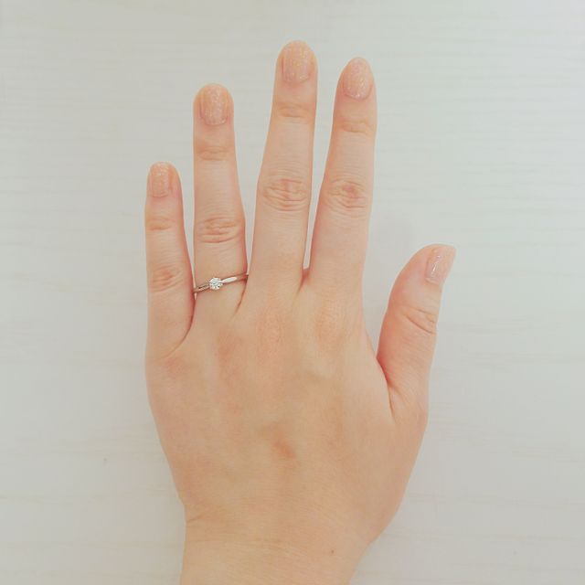 【アイプリモ(I-PRIMO)の口コミ】 ネットで婚約指輪を調べていてハレーを見つけました。いろいろなブランド…