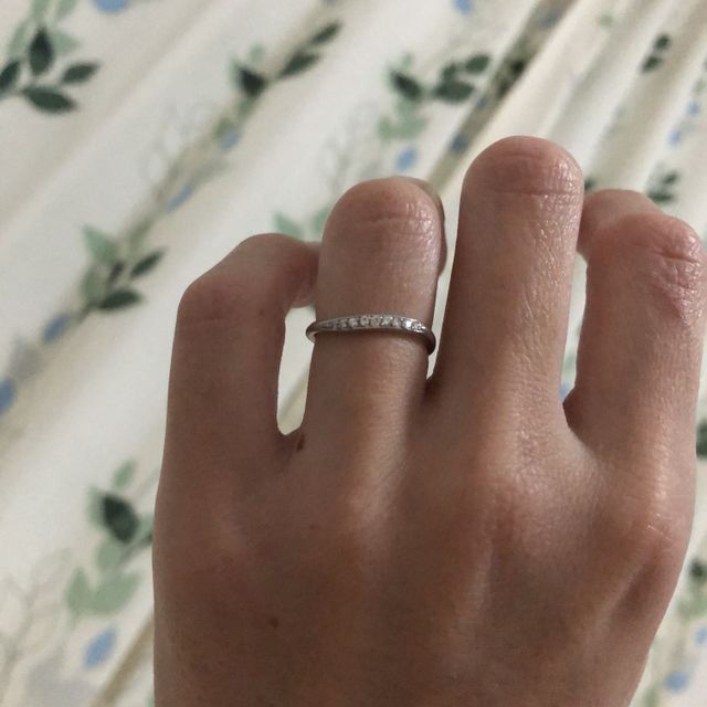 【canal4℃(カナルヨンドシー)の口コミ】 着用時の指とのバランスで決めました。あまり太すぎず、シンプルすぎない…