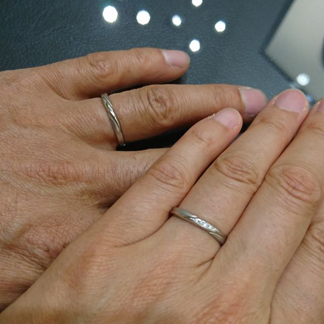 【Petit Marie(プチマリエ)の口コミ】 デザインが、とても気に入りました。派手すぎず、艶消しが入っていて、大…