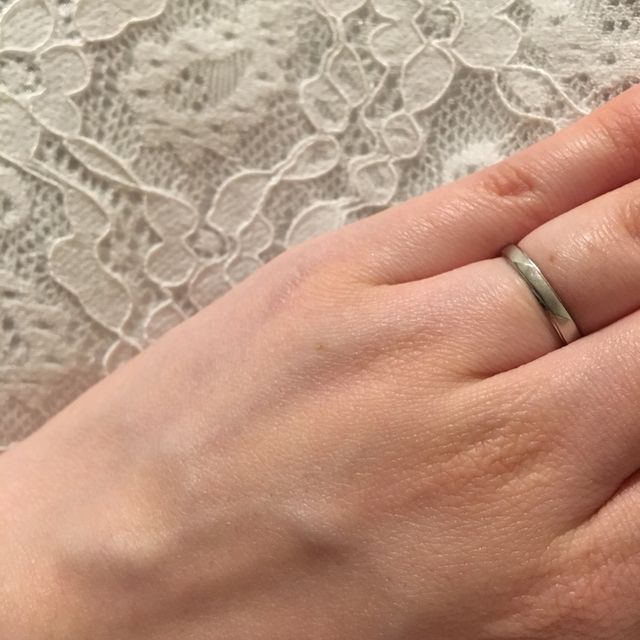 【Miss Platinumの口コミ】 指輪のデザインを主人とお揃いにしたかったので、男女共に似合う太さのも…