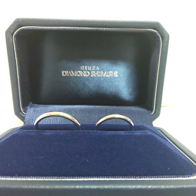 【銀座ダイヤモンドシライシの口コミ】 指輪のデザインはいたってシンプルで、装飾もないプラチナのリングです。…