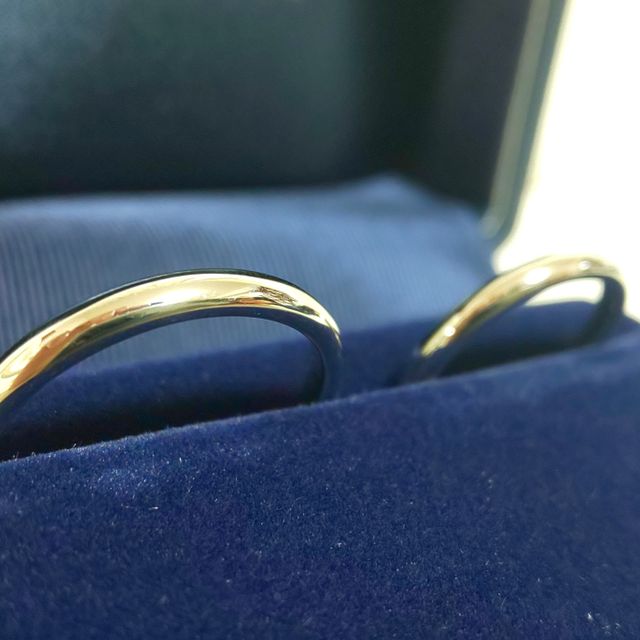 【銀座ダイヤモンドシライシの口コミ】 指輪のデザインはいたってシンプルで、装飾もないプラチナのリングです。…