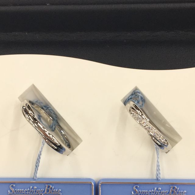 【Something Blue(サムシングブルー)の口コミ】 婚約指輪は購入していないので、ダイヤモンド入りの結婚指輪を探しました…