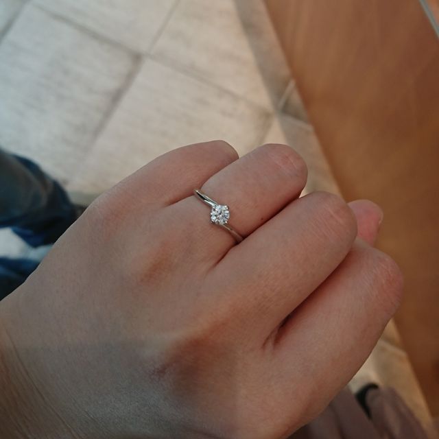 【俄(にわか)の口コミ】 重ねづけを考えていて、この商品のセットである結婚指輪が気に入っていた…