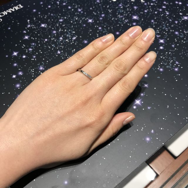 【銀座ダイヤモンドシライシの口コミ】 婚約指輪は買わなかったので、結婚指輪にはダイヤを入れたいと思っていま…