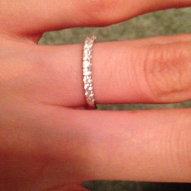 【エクセルコダイヤモンド(EXELCO DIAMOND)の口コミ】 細くて繊細で華奢なデザインを探していました。その中でハーフエタニティ…