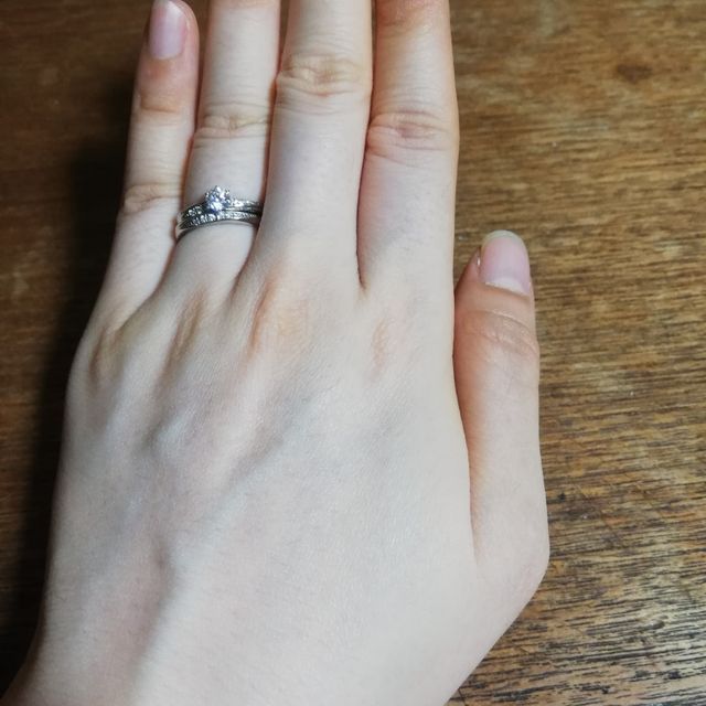 【GALA JEWELRY(ガラジュエリー)の口コミ】 デザインとリーズナブルな価格です。
もともとブランドより価格や品質を大…