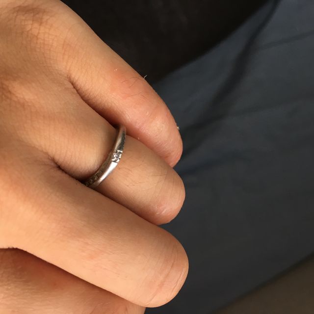 【4℃ BRIDAL(ヨンドシーブライダル)の口コミ】 あまり見たことがないデザインで、値段も手頃でした。今でもお気に入りの…