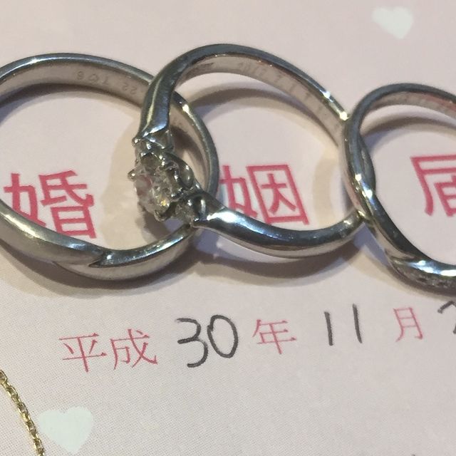 【BROOCH(ブローチ)の口コミ】 V字のデザインと初めから決めていて、仕事の関係で石が大きく派手なものを…