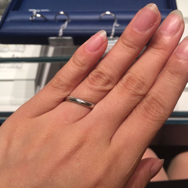 【銀座ダイヤモンドシライシの口コミ】 ミル打ちのリングを探していました。ダイヤモンド銀座白石さんは、一粒の…