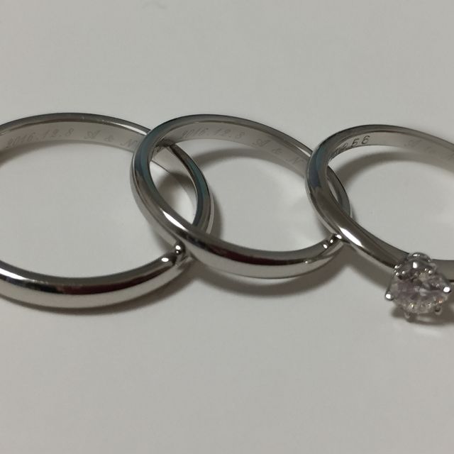 【銀座ダイヤモンドシライシの口コミ】 結婚指輪と婚約指輪を重ね付けして使用したかったので、同じブランドで探…