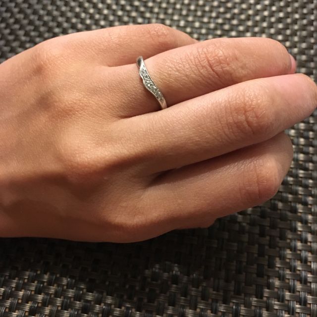 【俄(にわか)の口コミ】 主人が「このデザインが良い」と即決でした。男性用のペアのものもストレ…