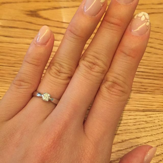 【ティファニー(Tiffany & Co.)の口コミ】 このフォルムに一目惚れして主人にリクエストしました。プラチナに丸みが…