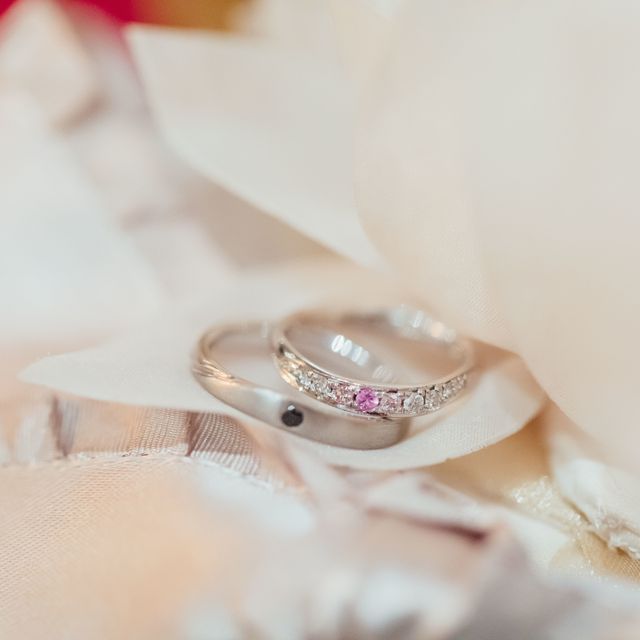 【宝寿堂(ほうじゅどう)の口コミ】 新婦の方は、ウェーブ状でダイヤモンドがしっかり入っていて、ピンクダイ…