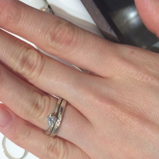 【杢目金屋(もくめがねや)の口コミ】 非常に個性的な和の雰囲気を持つリングです。フルオーダーなので細かい注…