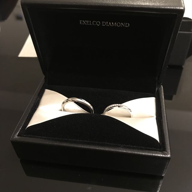 【エクセルコダイヤモンド(EXELCO DIAMOND)の口コミ】 私はメレダイヤ入り、彼はシンプルで飽きのこないデザインを希望していま…