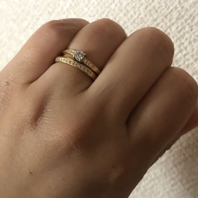 【RosettE(ロゼット)の口コミ】 指輪のデザインがイギリスを連想させるものでした。それぞれの指輪にテー…