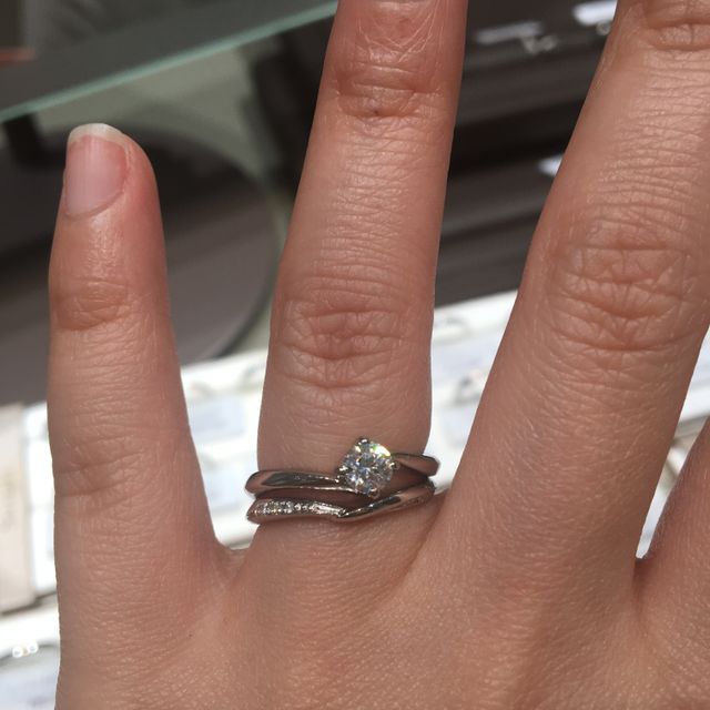 【アイプリモ(I-PRIMO)の口コミ】 マリッジリングと合わせた時のフィット感とペアデザインであることがパッ…