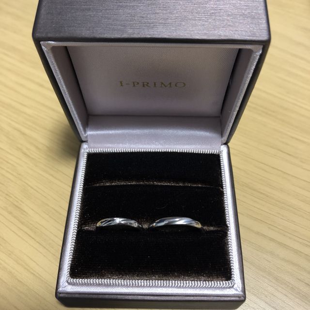 【アイプリモ(I-PRIMO)の口コミ】 仕事中もつけられる物にしたかったためシンプルな物を選びました。シンプ…
