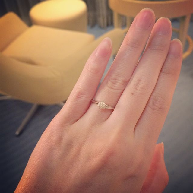 【銀座ダイヤモンドシライシの口コミ】 デザインが可愛かったことです。リングの形に少し動きが欲しかったのです…