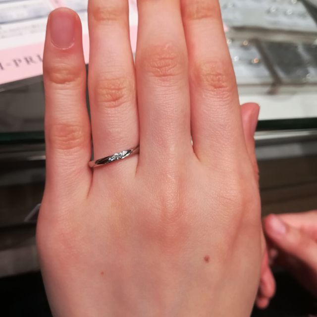 【アイプリモ(I-PRIMO)の口コミ】 デザインが気に入ってケイローンを購入しました。小さいメレダイヤモンド…