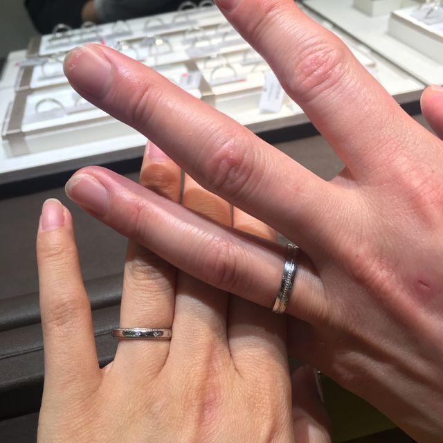 【アイプリモ(I-PRIMO)の口コミ】 ミル打ちがとても可愛く、彼のはよく見るとハートになっています。シルバ…