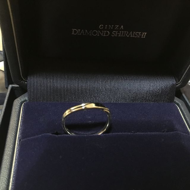 【銀座ダイヤモンドシライシの口コミ】 色んなリングを試したが、ウェーブがついていて指が綺麗に見えたというの…