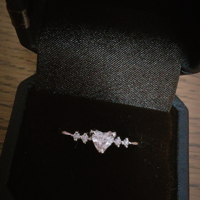 【アイプリモ(I-PRIMO)の口コミ】 まずは最初に彼からいろんなデザインを提案されて、ハートが好きなのでど…