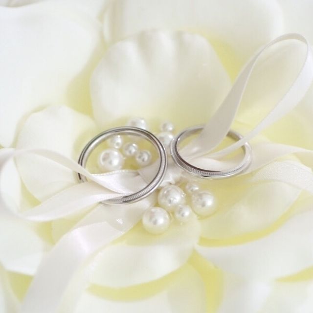 【ティファニー(Tiffany & Co.)の口コミ】 夫婦で同じデザインを検討していました。中には女性らしいデザインの指輪…