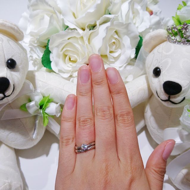 【4℃ BRIDAL(ヨンドシーブライダル)の口コミ】 ダイヤの質や見た目がすごくいいところとデザインがかわいいところにひか…