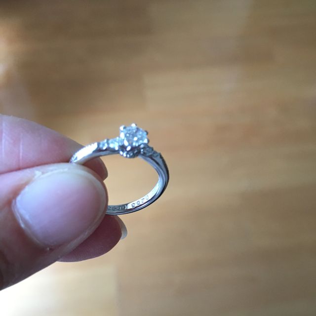 【エクセルコダイヤモンド(EXELCO DIAMOND)の口コミ】 特に候補もなく、店舗にいって一目惚れして決めました。ダイヤモンドは予…