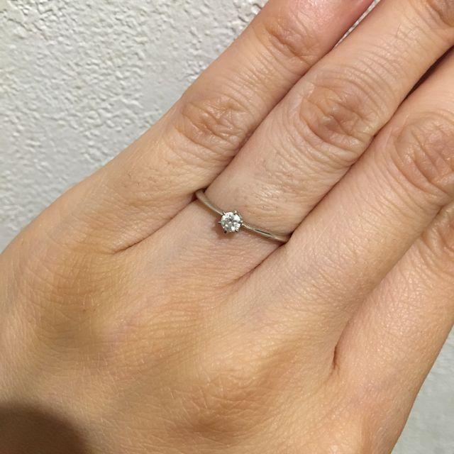 【メデルジュエリー(Mederu jewelry)の口コミ】 一粒ダイヤの指輪が欲しくて探していました。洗練されたデザインでとても…
