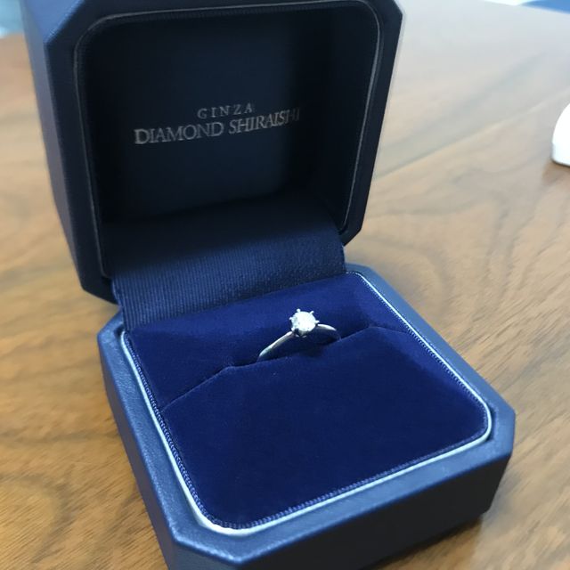 【銀座ダイヤモンドシライシの口コミ】 一粒のダイヤモンドに憧れていたので、最もオーソドックスなデザインを選…